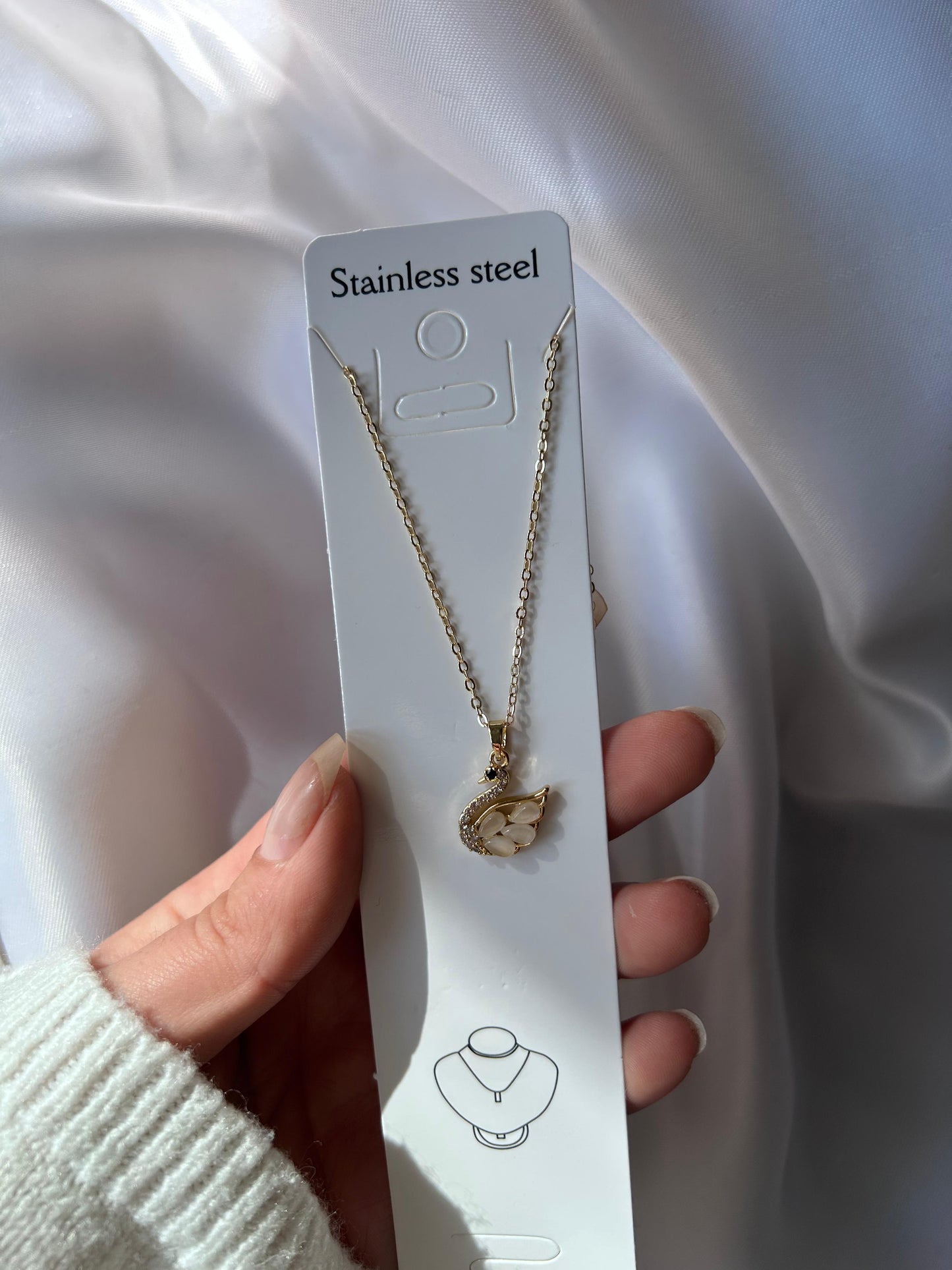 Zarafet Kuğusu Kolye