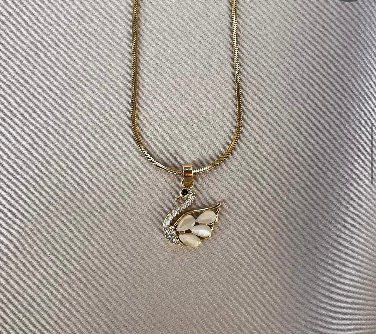 Zarafet Kuğusu Kolye